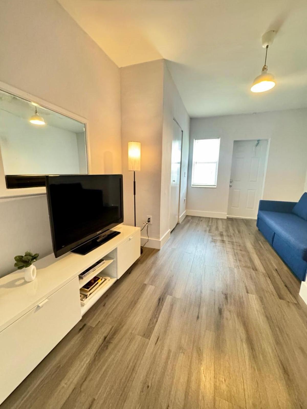 Entire #2, 2pm In - 12pm Out, Parking Apartment *