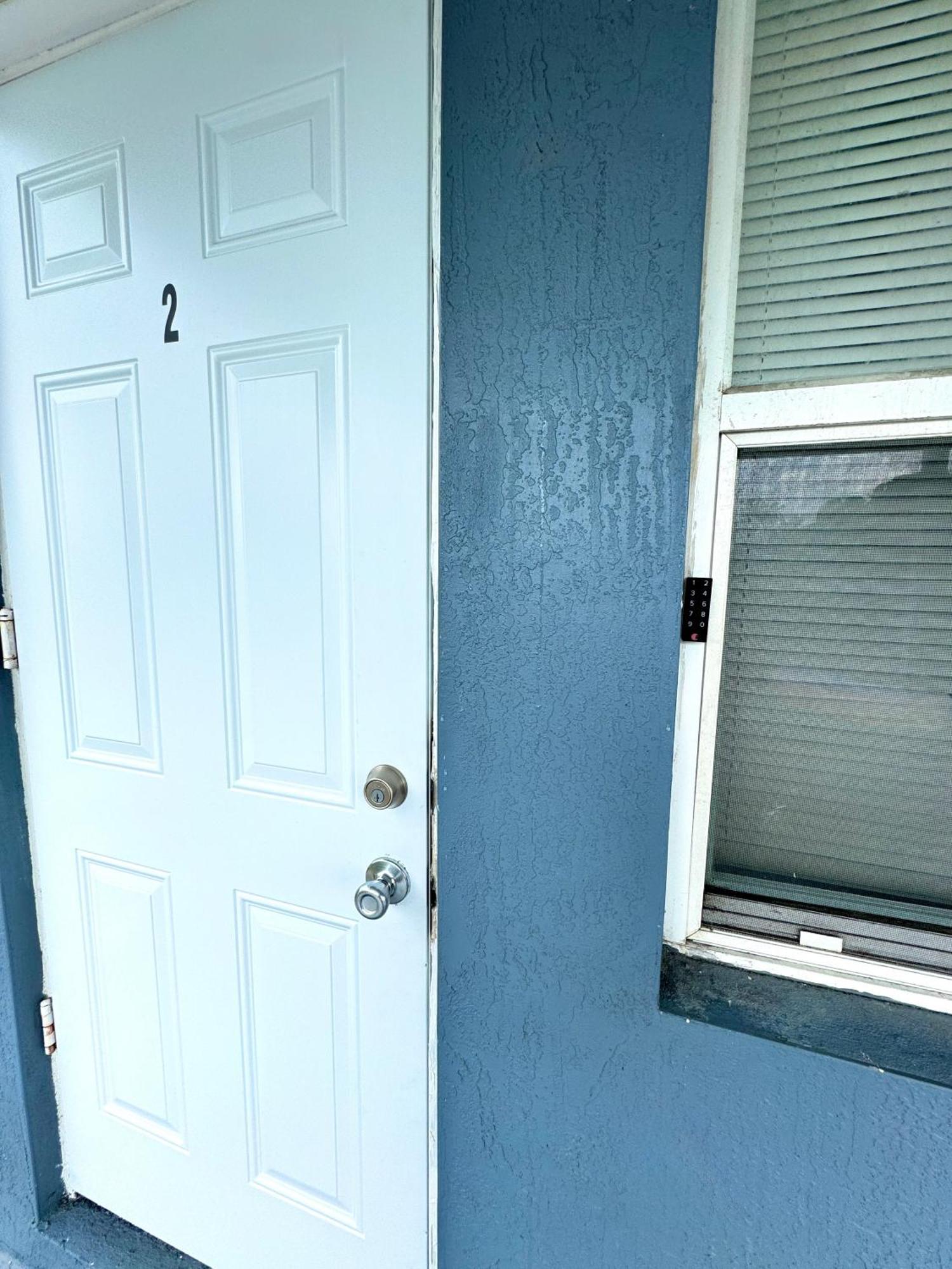 Apartment Entire #2, 2pm In - 12pm Out, Parking *